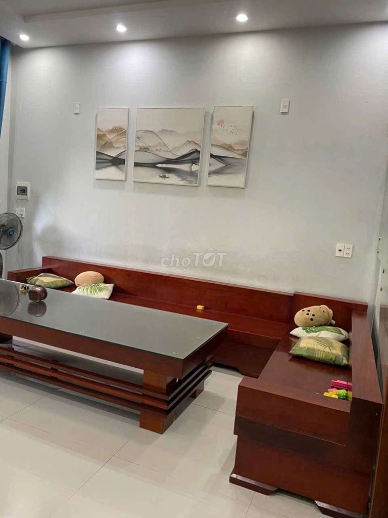 🌺🌺Cho thuê nhà nguyên căn đường Hói Kiểng 
Nhà 2,5 . 18 triệu.hòa xuân