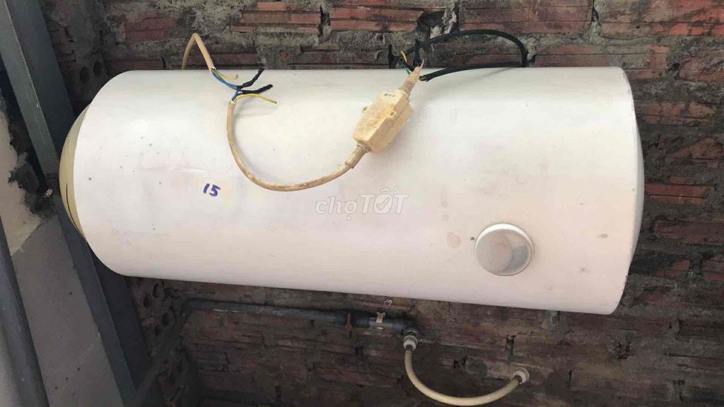 Bình nóng lạnh Ariston 50L. Mua bán Thiết bị vệ sinh, nhà tắm tại Huyện Thanh Trì Hà Nội được đăng bởi Hoa Huyền hình 1