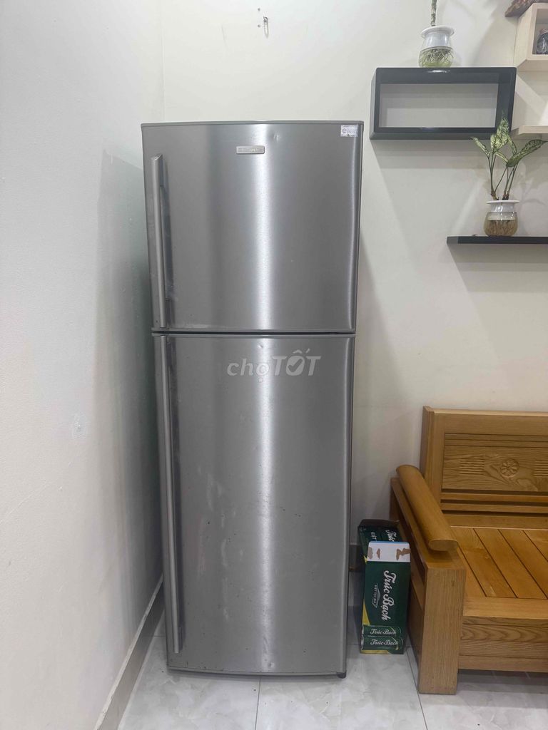 Tủ lạnh Electrolux 311L. Mua bán Tủ lạnh tại Huyện Hoài Đức Hà Nội được đăng bởi Ngân Nguyễn  hình 1