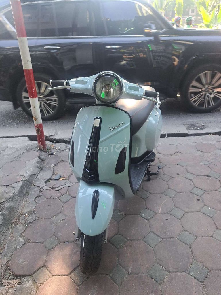 Xe máy điện Vespa màu xanh. Mua bán Xe điện tại Quận Đống Đa Hà Nội được đăng bởi Thiên Hương hình 3