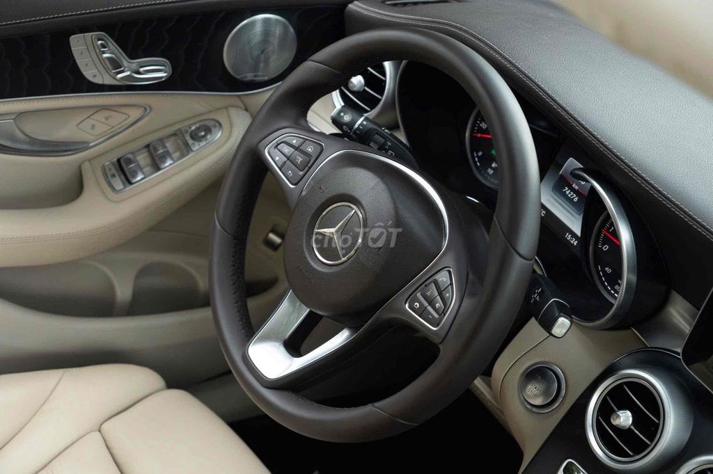 LONG ANH AUTO về Mercedes GLC300 4Matic model 2018. Mua bán Ô tô tại Quận 7 Tp Hồ Chí Minh được đăng bởi LongAnh AuTo  hình 7