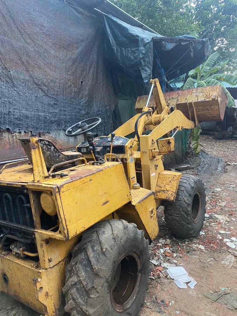 Xe xúc lật KOMATSU gàu 4tấc