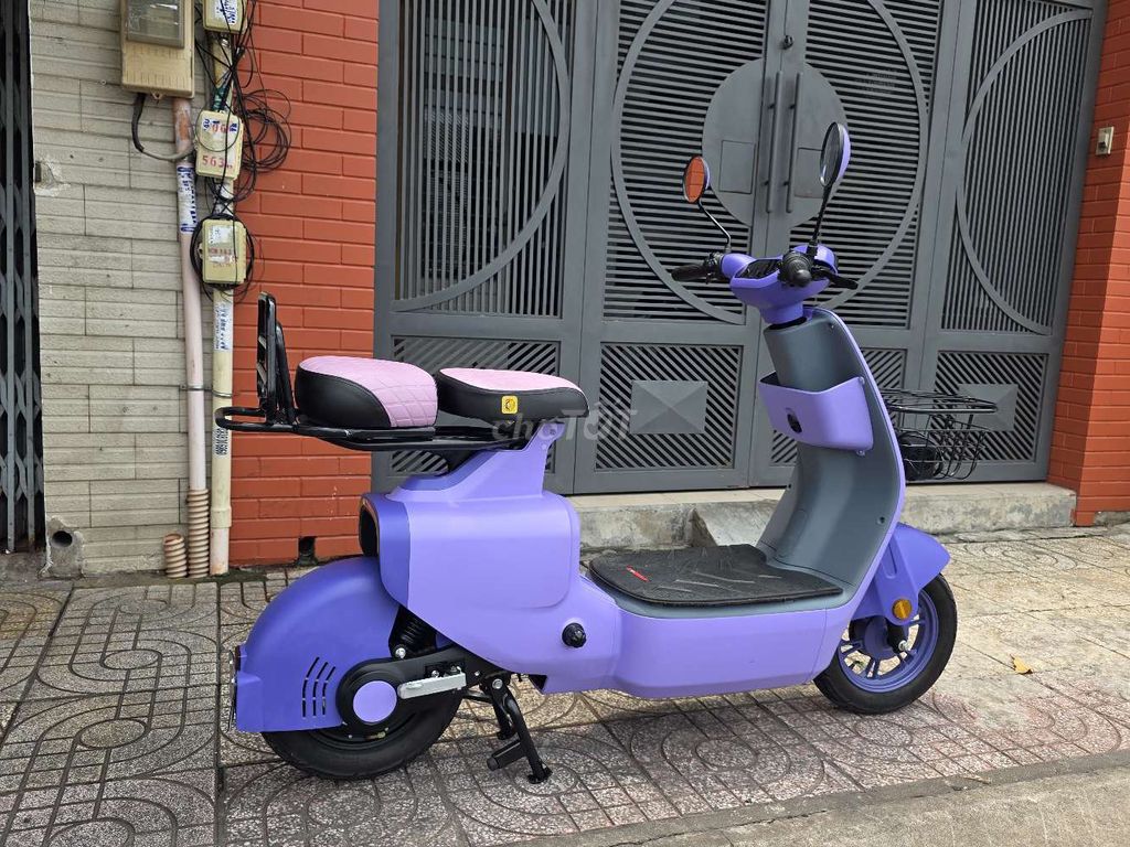 VC 2026 Фиолетовый электрический скутер Odo 250 км. Новый 99%