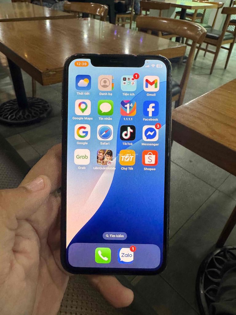 iPhone Xs 64GB Vàng Nguyên zin. Mua bán Điện thoại tại Quận Bình Tân Tp Hồ Chí Minh được đăng bởi Mập hình 1
