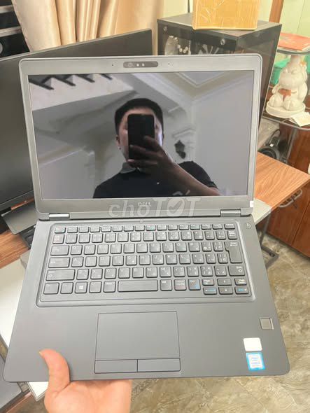 Dell Latitude 5490 i5-8250U 14 inch FullHD 8GB/256GB MX130. Mua bán Laptop tại Quận 1 Tp Hồ Chí Minh được đăng bởi Hội Đồ Điện Tử hình 1