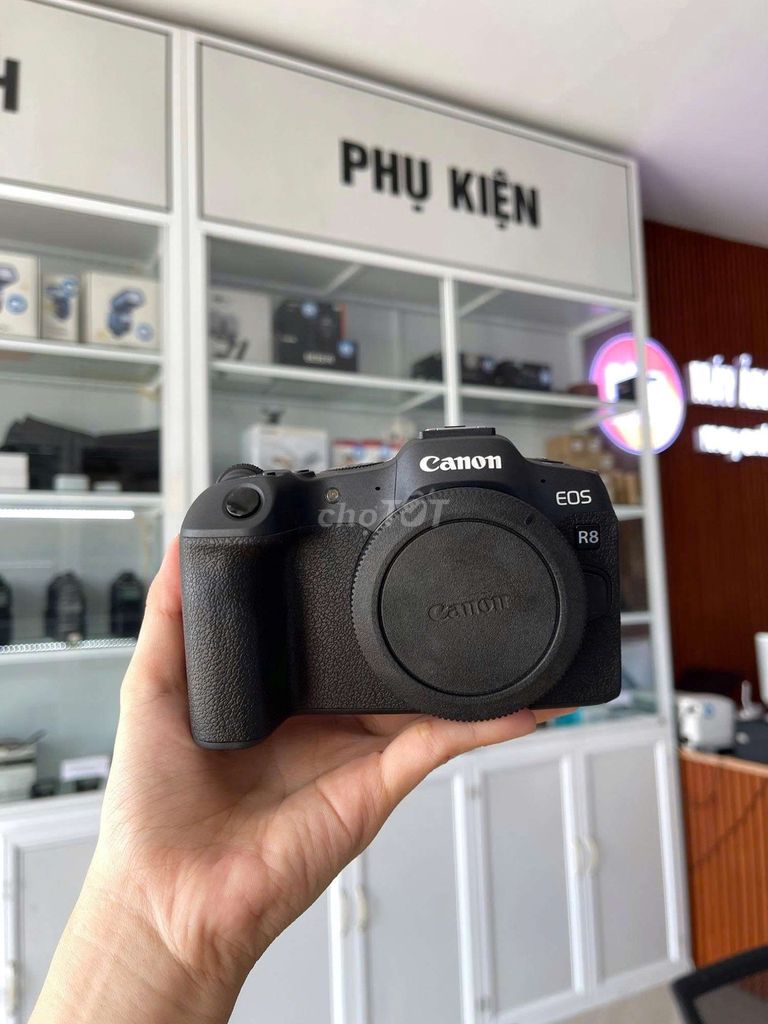 Máy ảnh Canon R8 Đen. Mua bán Máy ảnh, Máy quay tại Quận 1 Tp Hồ Chí Minh được đăng bởi Thanh Thanh hình 1