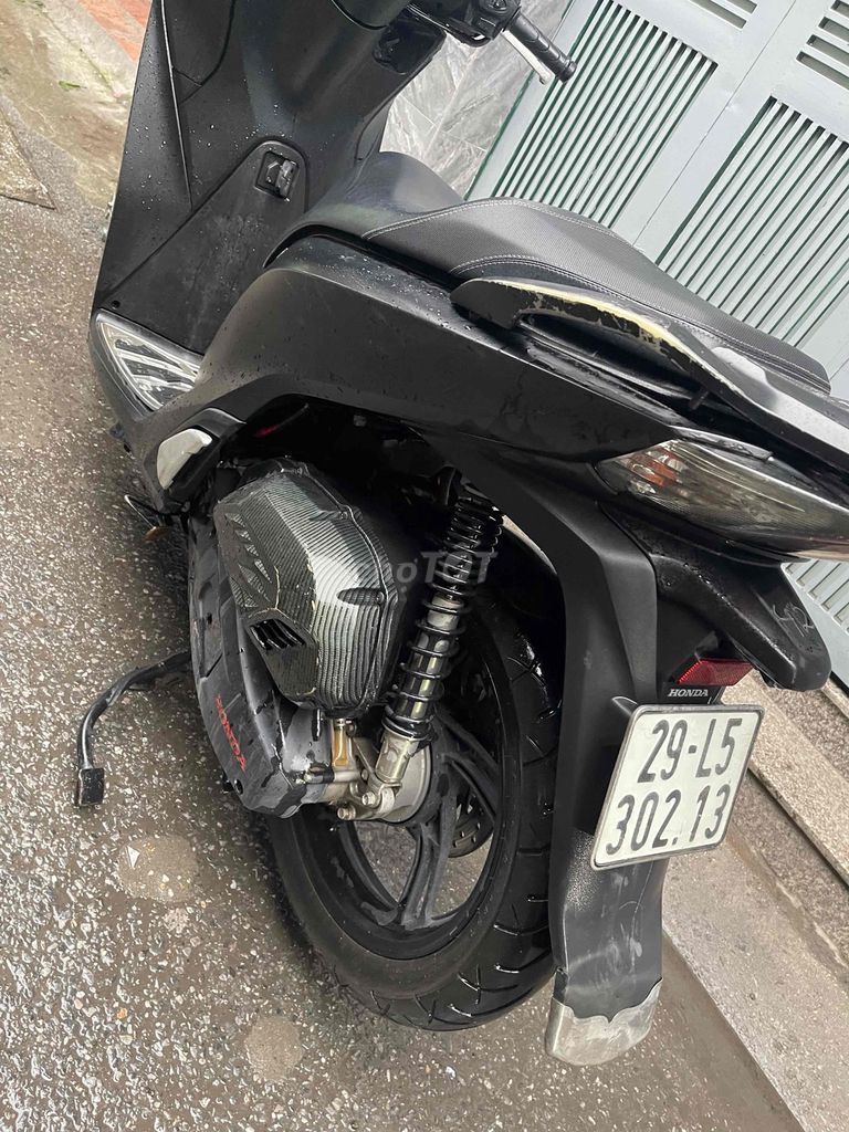 SH 125 2018 Đen Nhám Nguyên Zin Đi Ít Cực Chất Ạ. Mua bán Xe máy tại Quận Hoàng Mai Hà Nội được đăng bởi Tuấn Giang hình 4