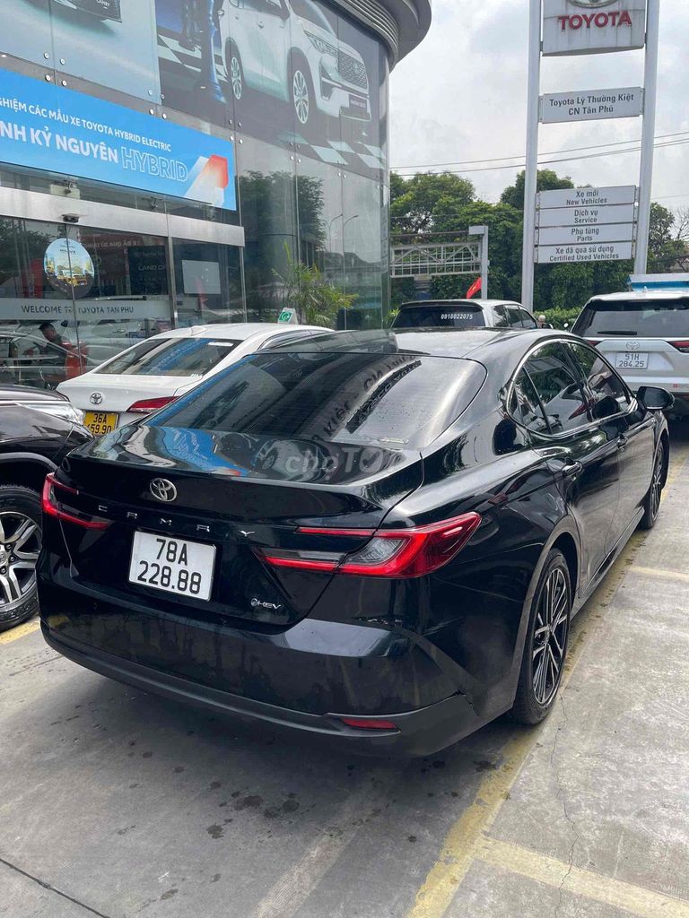 Toyota Camry 2.5HEV-MiD 2025 черный, пробег 36 000 км