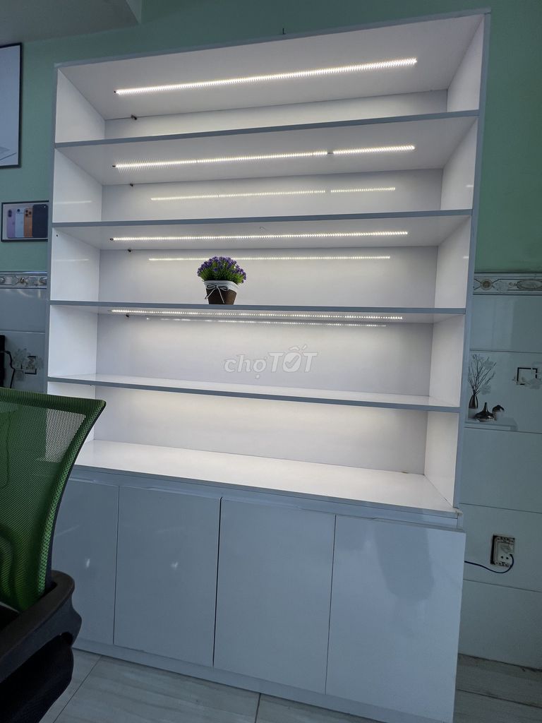 Kệ trưng bày gỗ trắng hiện đại. Mua bán Tủ, kệ gia đình tại Quận Bình Tân Tp Hồ Chí Minh được đăng bởi Nguyễn  hình 1