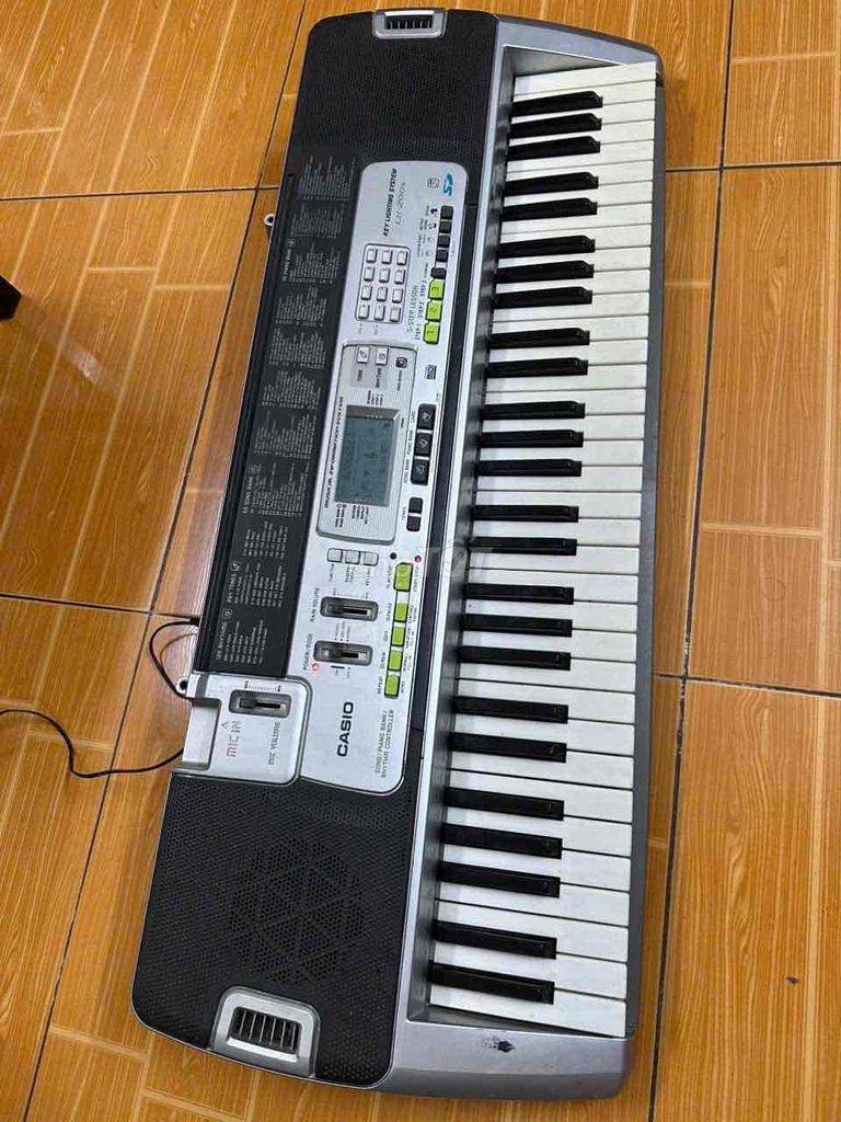 Bán đàn organ Casio LK 200