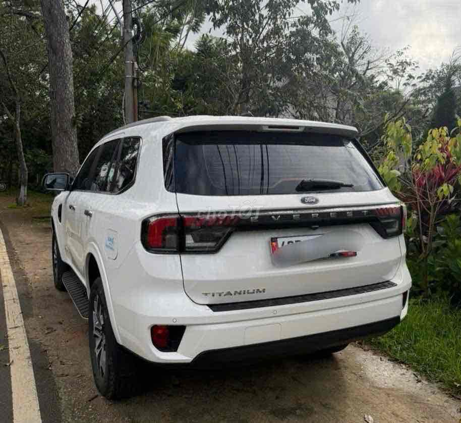 Ford Everest 2025 Titanium 2.0L 4x2 AT - 5000 km. Mua bán Ô tô tại Quận 12 Tp Hồ Chí Minh được đăng bởi Văn Bình hình 5