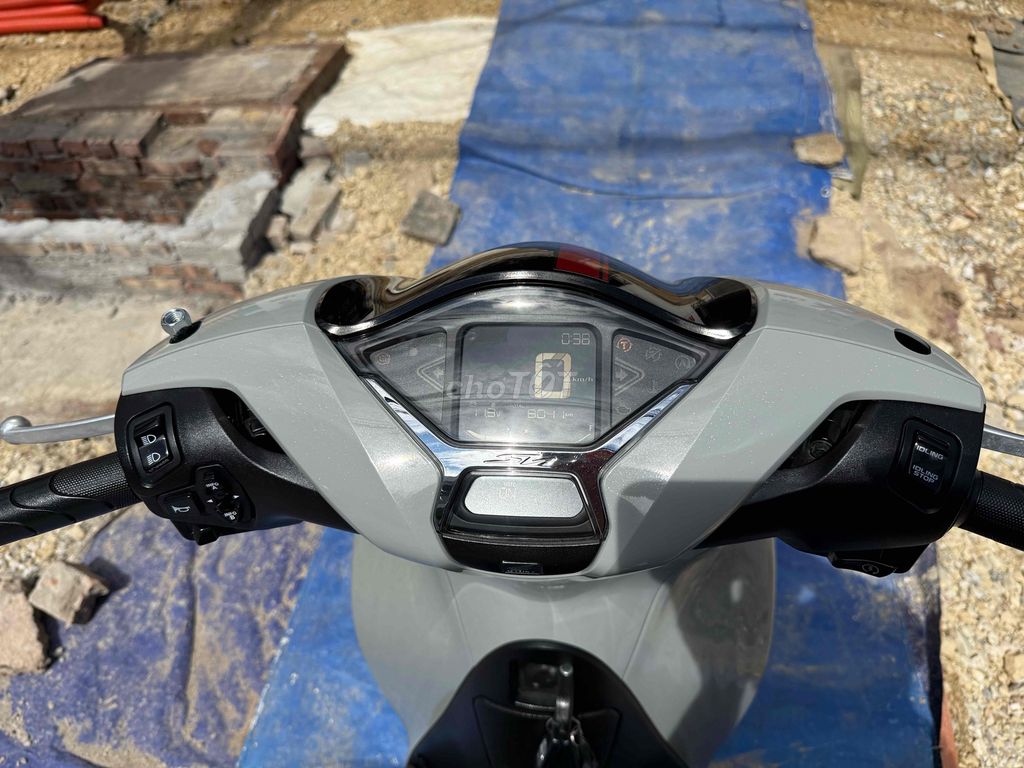 Sh 125 ABS 2023 xám xi măng sport. Mua bán Xe máy tại Quận Ngô Quyền Hải Phòng được đăng bởi Dương Vũ hình 6
