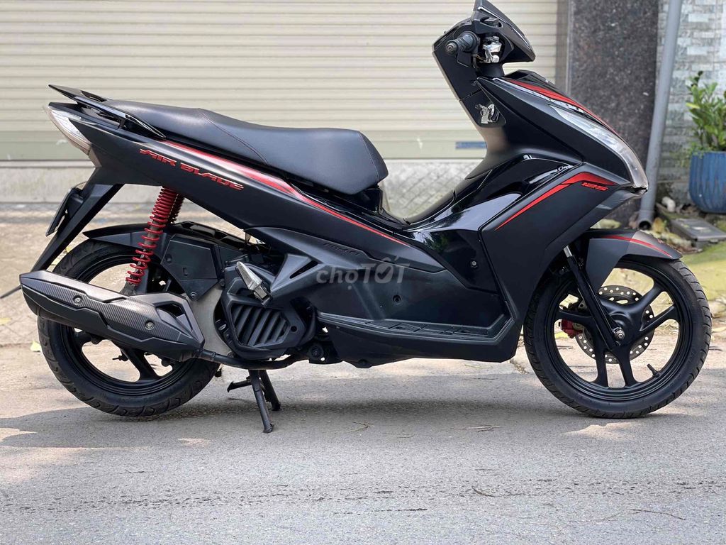 Honda Airblade 125cc đăng ký 2018. Mua bán Xe máy tại Quận Bắc Từ Liêm Hà Nội được đăng bởi Cẩm Hương hình 5
