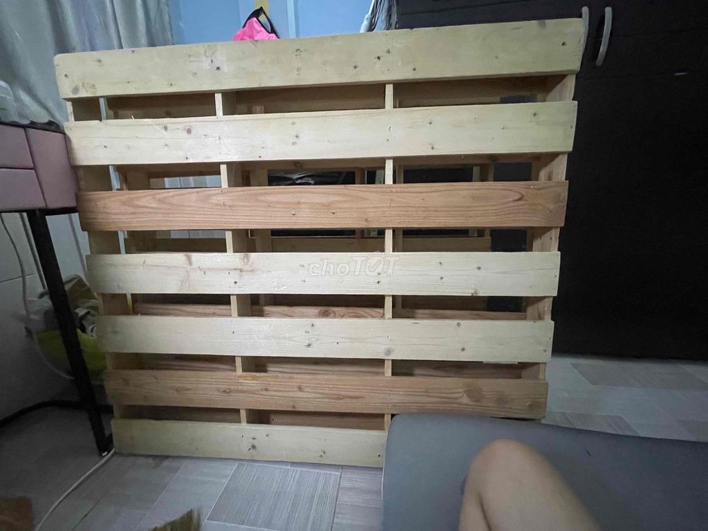 Pallet gỗ 1.8m x 2m Vàng nhạt 4 miếng. Mua bán Giường, chăn ga gối nệm tại Huyện Nhà Bè Tp Hồ Chí Minh được đăng bởi Nhất Nguyên hình 1