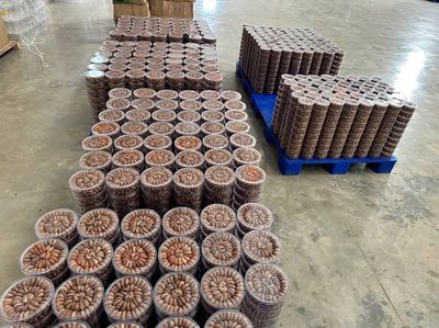 Hạt điều rang củi xếp hoa, hộp 500 gr. Mua bán Đồ ăn, thực phẩm và các loại khác tại Huyện Bình Chánh Tp Hồ Chí Minh được đăng bởi Dien