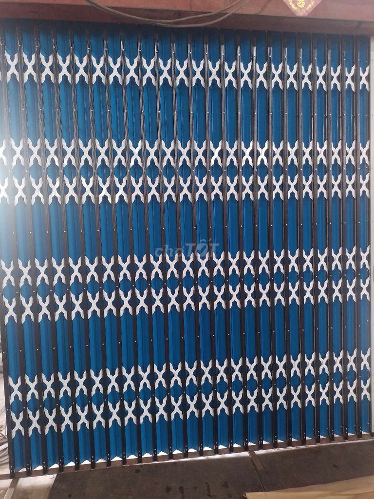 Cửa kéo kim loại Xanh Trắng. Mua bán Nội thất, đồ gia dụng khác tại Thành phố Bến Tre Bến Tre được đăng bởi Thành Trì Windows  hình 1