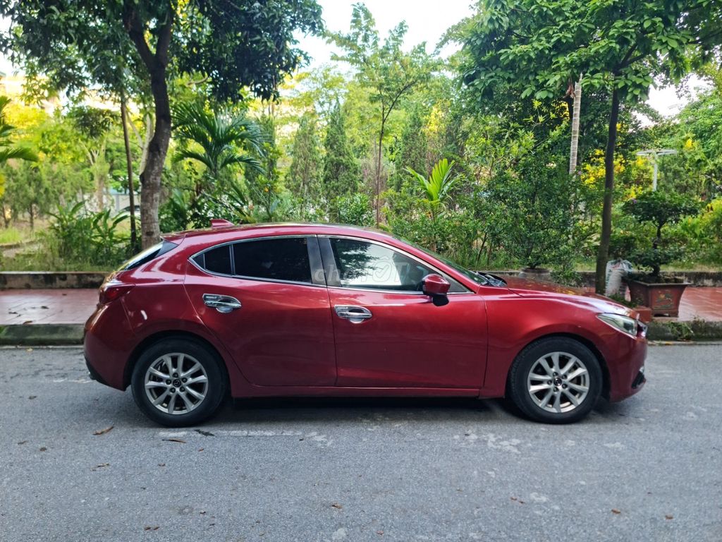 Mazda 3 2015 1.5 AT Hatchback bản đủ