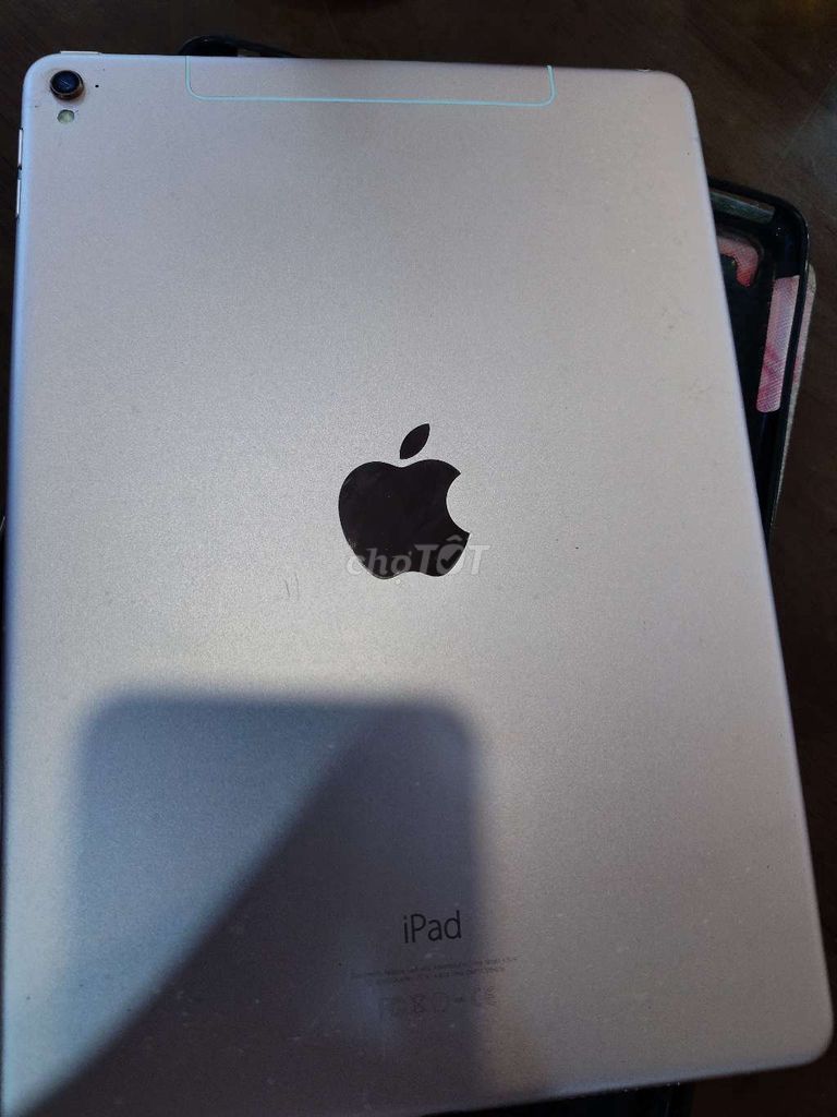 Apple iPad Pro 9.7 32GB Hồng Dùng SIM. Mua bán Máy tính bảng tại Quận Gò Vấp Tp Hồ Chí Minh được đăng bởi Le Tien hình 1