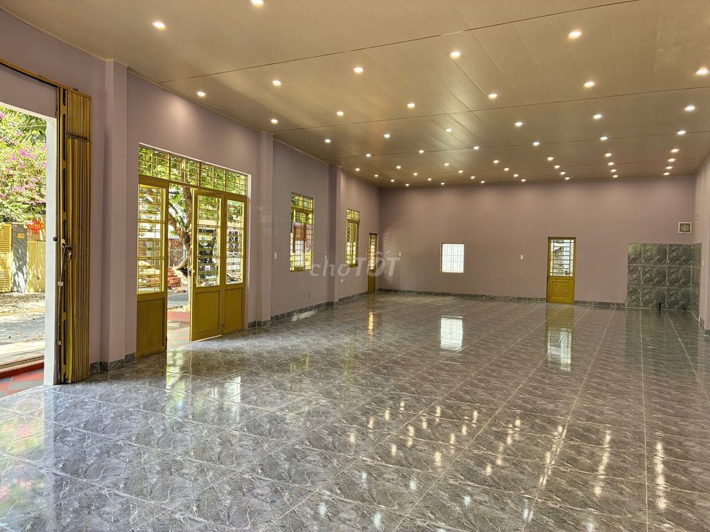 Cho thuê Mặt bằng 160m2 - Góc 2 Mặt Tiền Đường Mỹ An,  gần sông Hàn