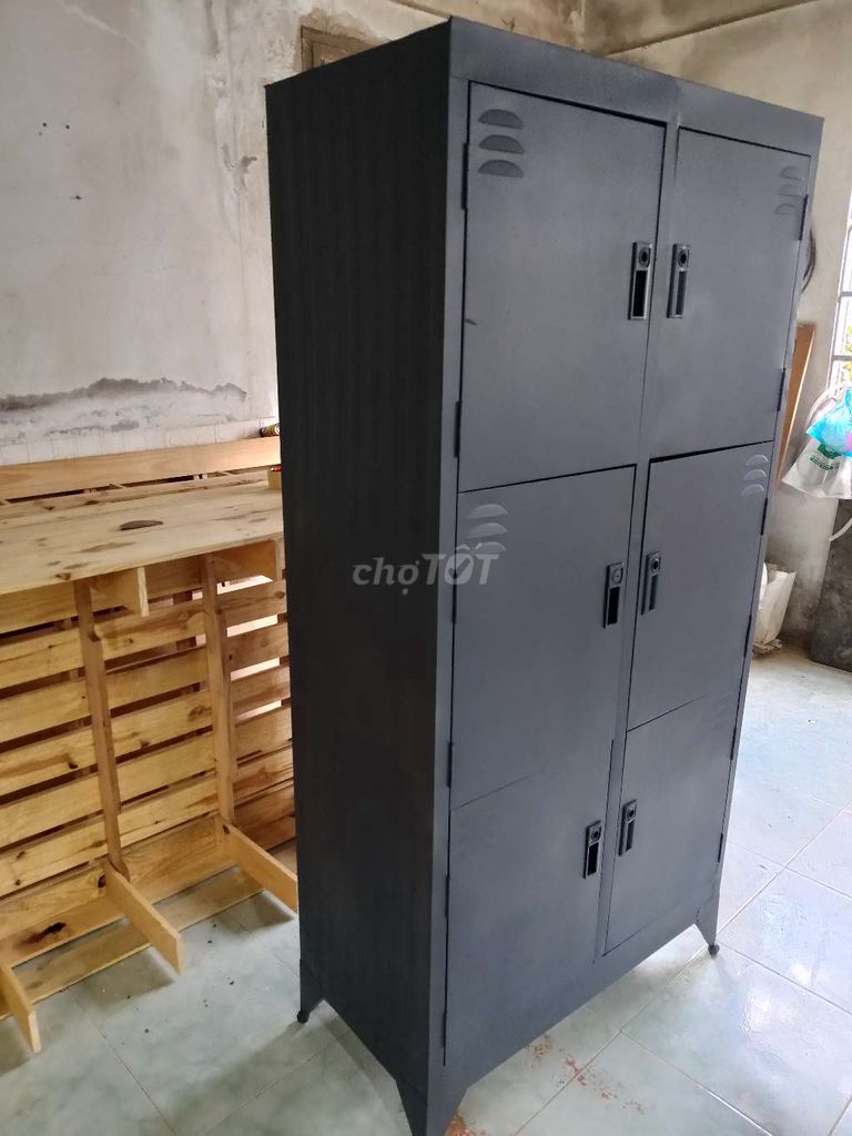 Tủ hồ sơ kim loại màu xám. Mua bán Tủ, kệ gia đình tại Quận Bình Thuỷ Cần Thơ được đăng bởi Truong Anh Tuan hình 1