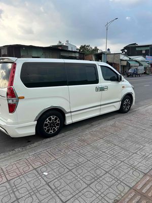 Hyundai limosine. cực mới rin 100% mới lắm anh chi