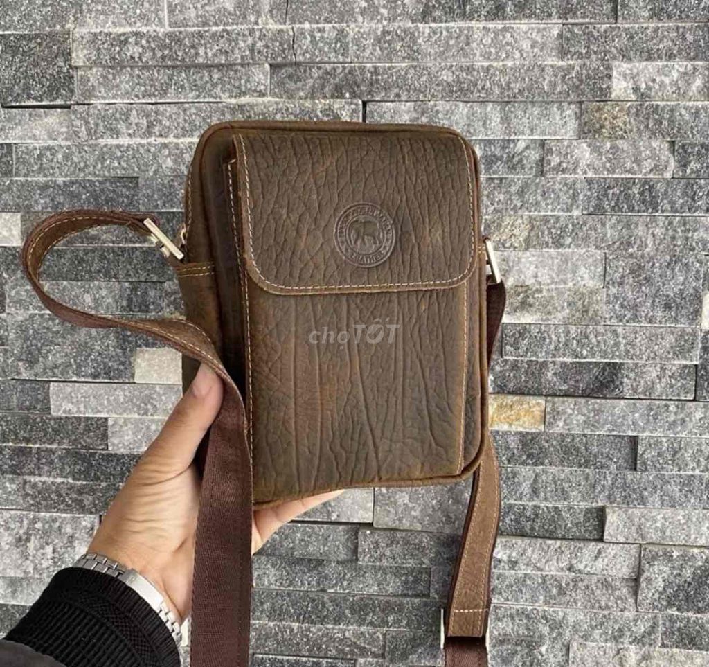 Túi đeo chéo nam da bò. Mua bán Túi xách tại Quận Đống Đa Hà Nội được đăng bởi Hiến Hàng Hiệu hình 1