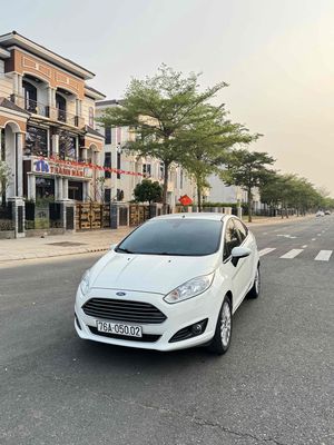 Ford Fiesta Titanium 2016 Trắng