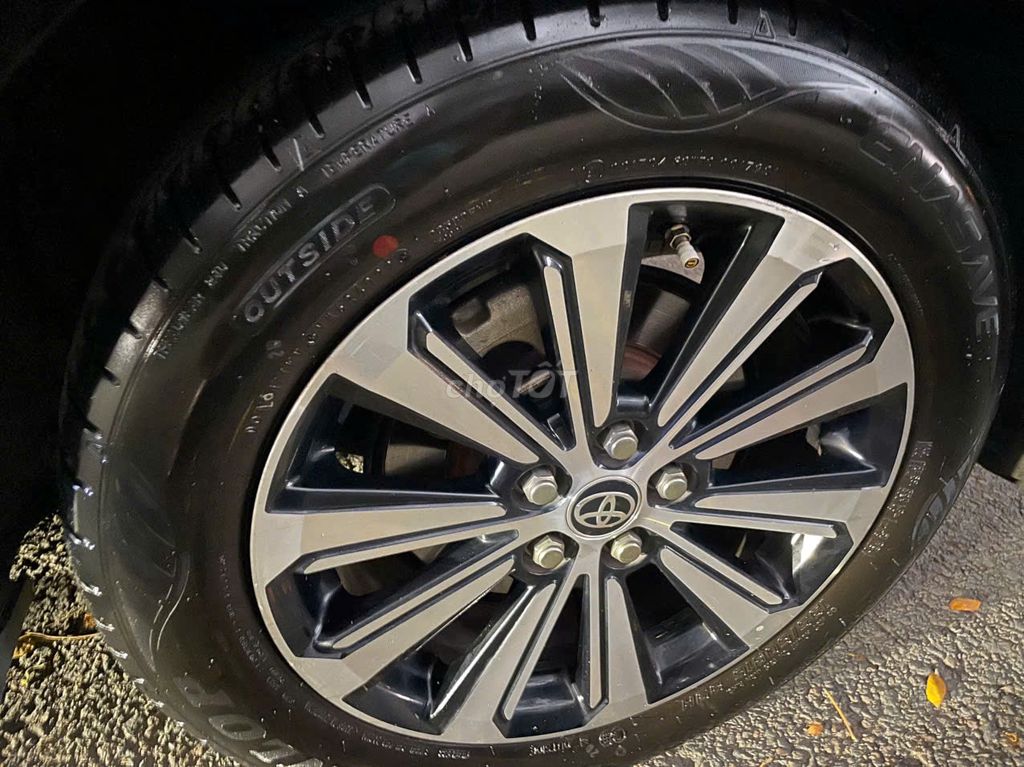 Toyota Veloz Cross 2023 CVT. Mua bán Ô tô tại Huyện Vũ Thư Thái Bình được đăng bởi Đức Anh hình 4