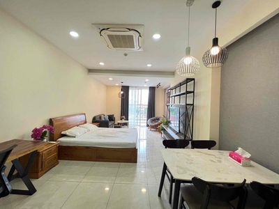 Cho thuê Orchard Parkview sẵn slot ô tô vào ở ngay có ban công rộng