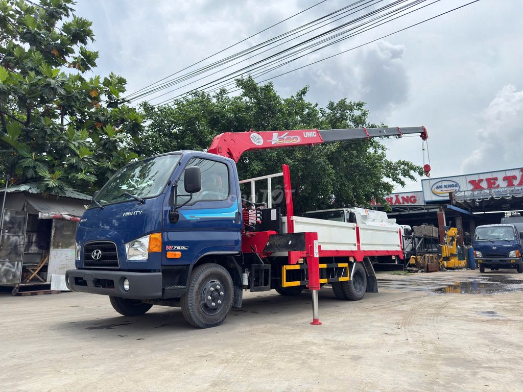 Xe Tải Hyundai Gắn Cẩu Tải 2.4 Tấn Vào Thành Phố. Mua bán Xe tải, xe ben tại Thành phố Thuận An Bình Dương được đăng bởi Ngọc Minh hình 2