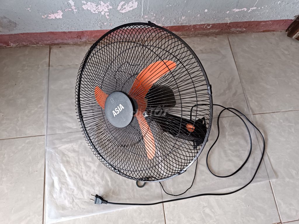 Quạt treo tường Asia 1 dây như hình, giá 200k. Mua bán Quạt tại Thị xã Điện Bàn Quảng Nam được đăng bởi Ket ban face zalo qua sdt hình 1