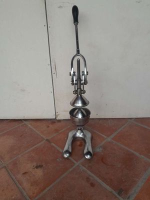 Thanh lý máy vắt cam như hình còn sử dụng tốt. Mua bán Nội thất, đồ gia dụng khác tại Quận 12 Tp Hồ Chí Minh được đăng bởi Nguyễn Việt 