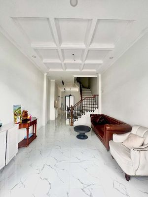 NHÀ PHỐ FULL NỘI THẤT CAO CẤP - SÁT VÒNG XOAY PHÚ HỮU NGUYỄN DUY TRINH