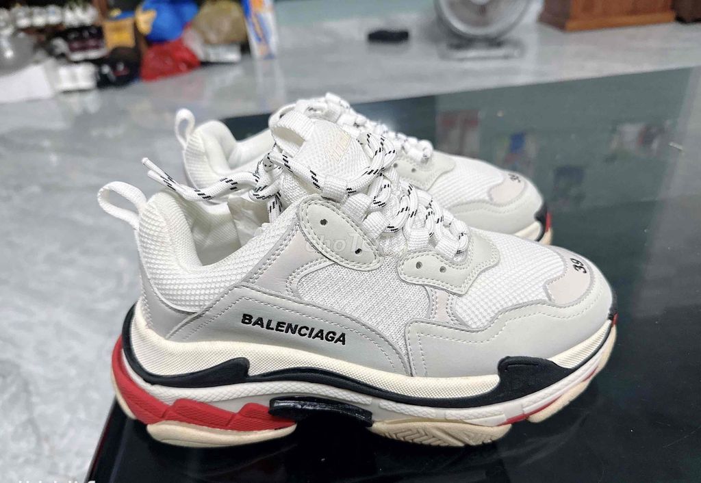 Giày thể thao Balenciaga Triple S 39. Mua bán Giày dép tại Huyện Hòa Vang Đà Nẵng được đăng bởi Cu ròm hình 1