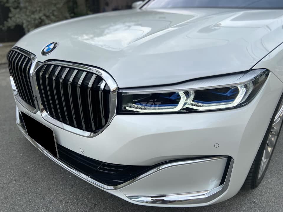 BMW 740Li 2020 белого цвета, импорт из Германии