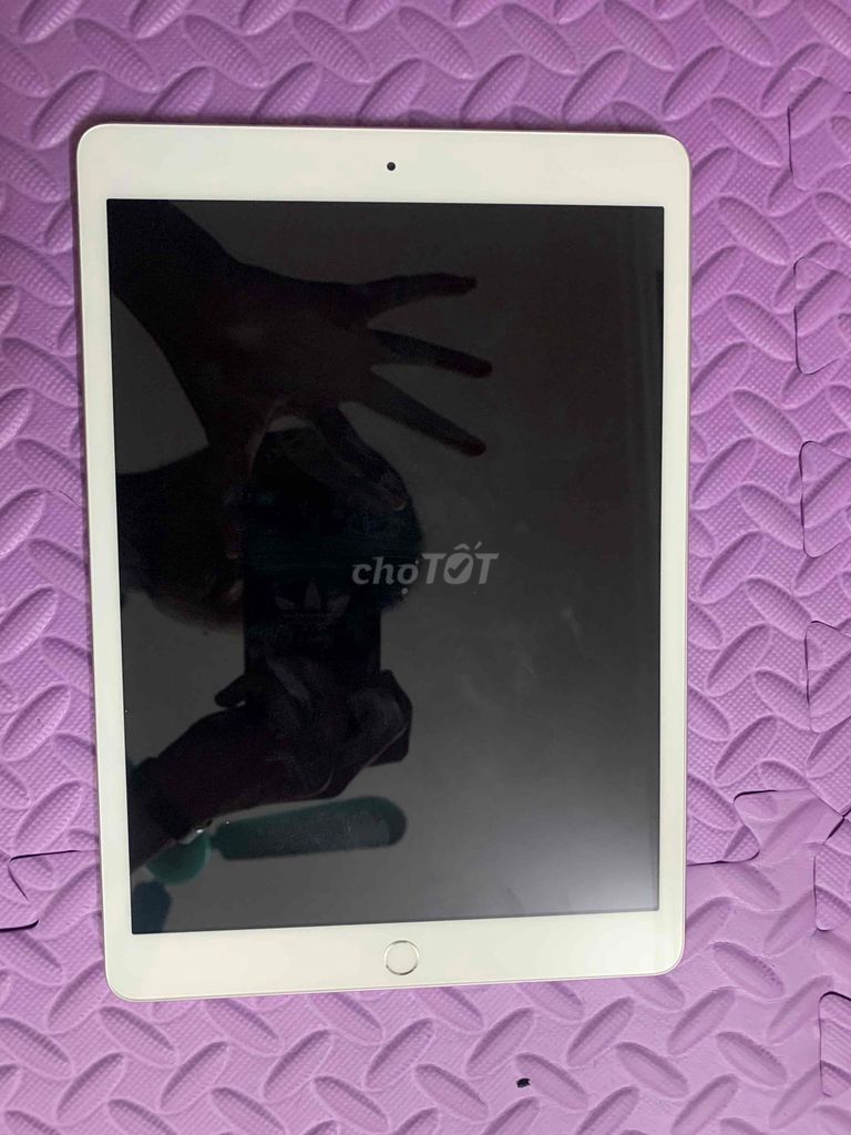 Apple iPad Gen 7 32GB Bạc. Mua bán Máy tính bảng tại Quận Đống Đa Hà Nội được đăng bởi Nguyễn Tùng Dương hình 1