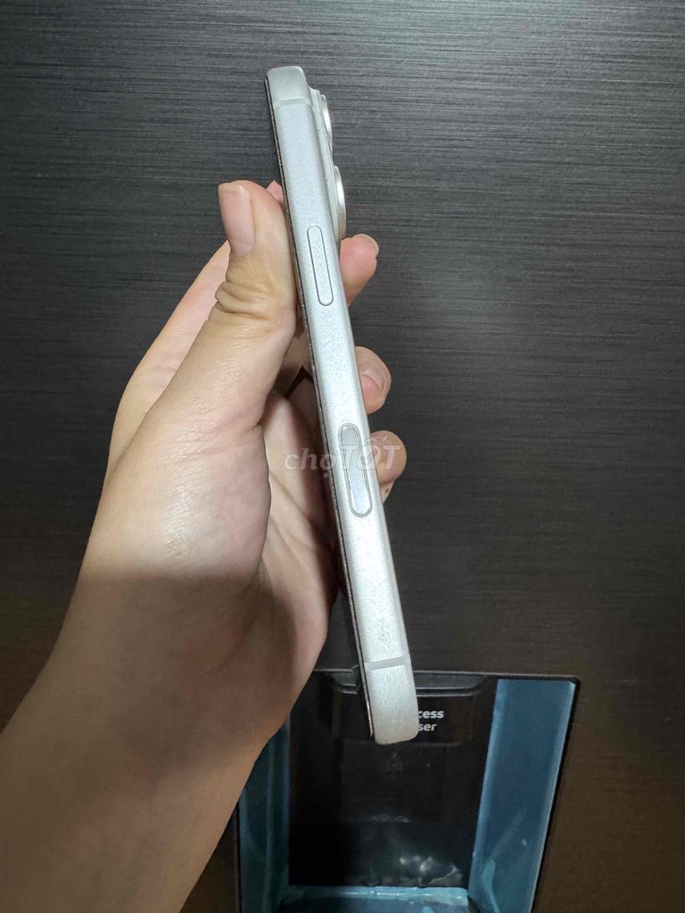 cần bán ip 17pro trắng 256gb còn bảo hằng. Mua bán Điện thoại tại Quận Cầu Giấy Hà Nội được đăng bởi Aliza hình 1