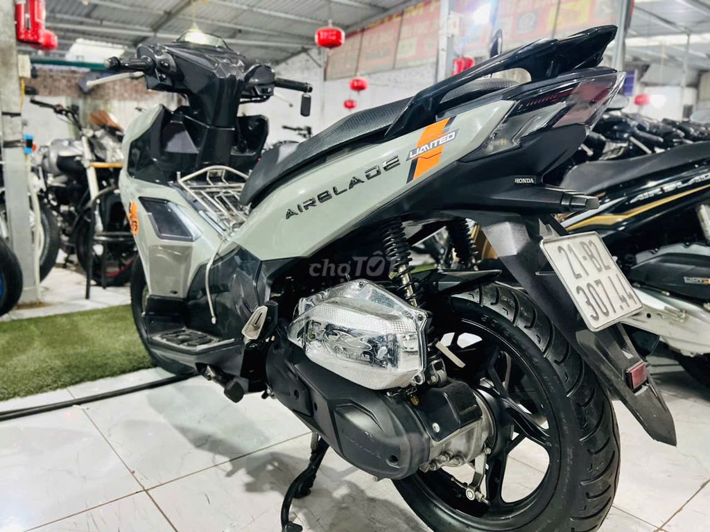 XE MÁY PHỦ THỊNH -HONDA AIRBLADE 125- BAO TRẢ GÓP. Mua bán Xe máy tại Quận Nam Từ Liêm Hà Nội được đăng bởi TRẦN VĂN PHÚ hình 3