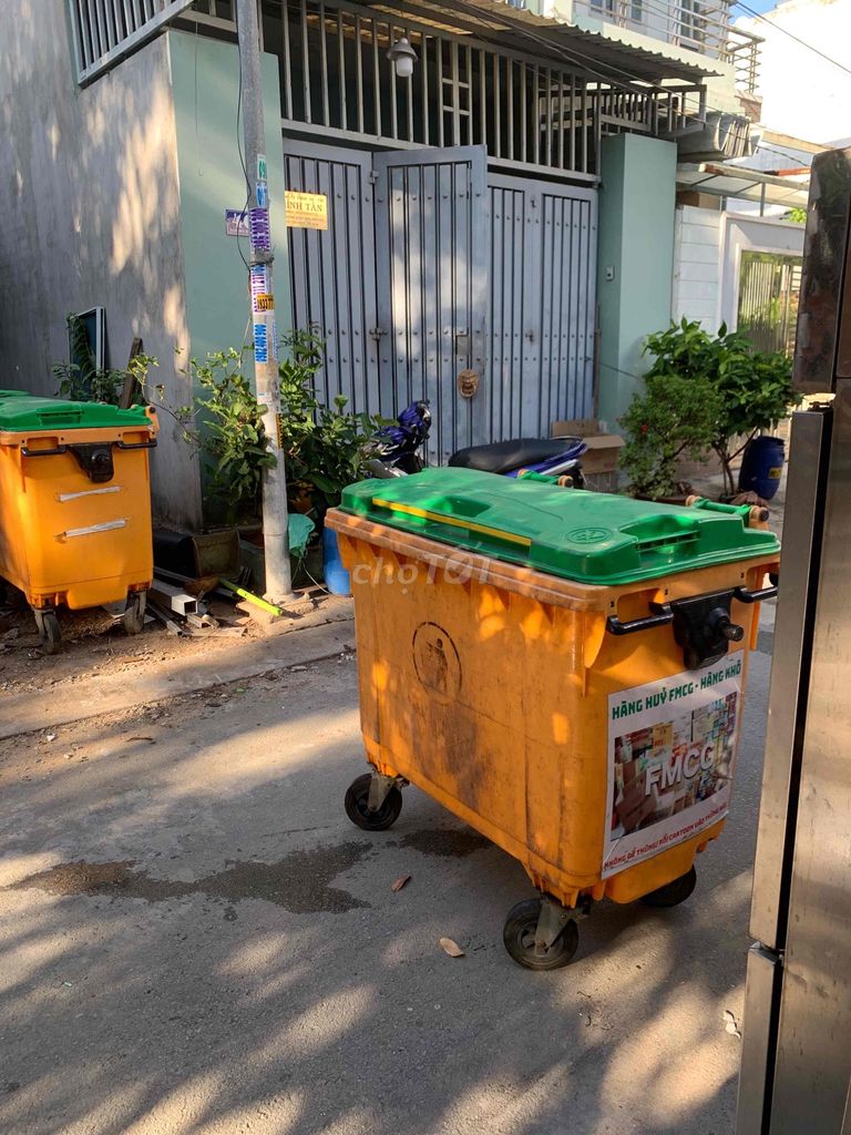 Thùng rác công nghiệp Nhựa Cam, Xanh lá. Mua bán Nội thất, đồ gia dụng khác tại Huyện Bình Chánh Tp Hồ Chí Minh được đăng bởi Đồ Củ Đức Hiền hình 1