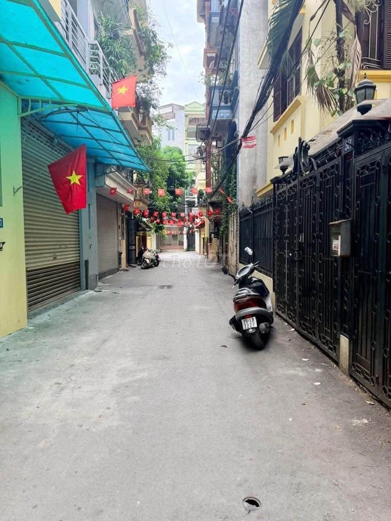 Bán đất Lạc Long Quân, Cầu Giấy, 100m2, 26 tỷ