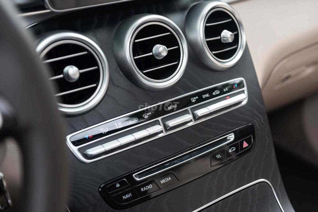 Mercedes Benz GLC 2019 300 - 68000 km. Mua bán Ô tô tại Quận 7 Tp Hồ Chí Minh được đăng bởi TrầnKimLA hình 15