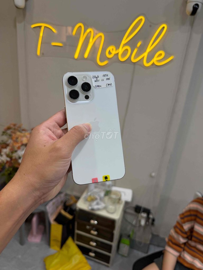 15 Promax 256Gb Quốc Tế zin full trắng đẹp. Mua bán Điện thoại tại Quận Thanh Xuân Hà Nội được đăng bởi Ngô Tráng T Mobile hình 1
