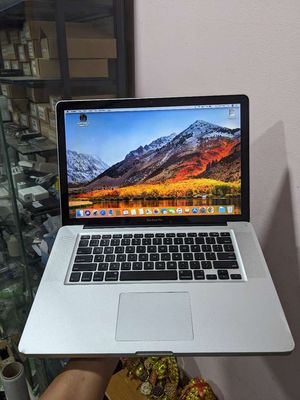 Macbook pro 2011 15 inch i7 2635QM ram 8gb 120gb