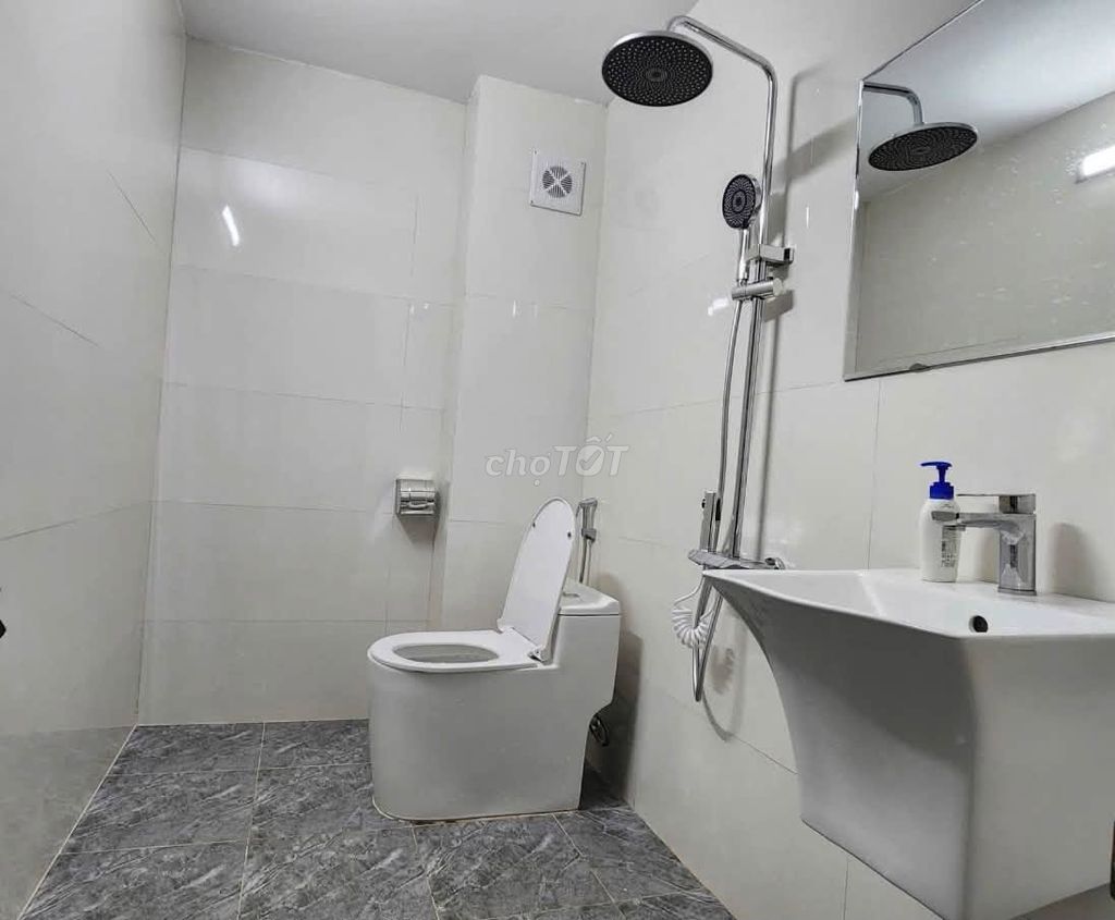 Дом на улице Luong Khanh Thien, 50м², расширяющийся кзади, более 15 млрд