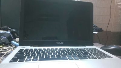 laptop Asus i5