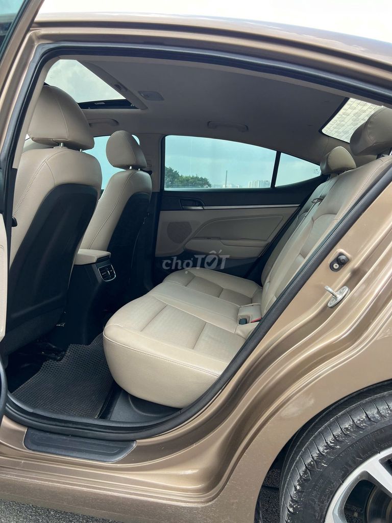 Elantra 2019 2.0AT Nâu vàng ánh kim xe rất mới. Mua bán Ô tô tại Quận Thanh Xuân Hà Nội được đăng bởi Vạn Phát  Auto hình 5