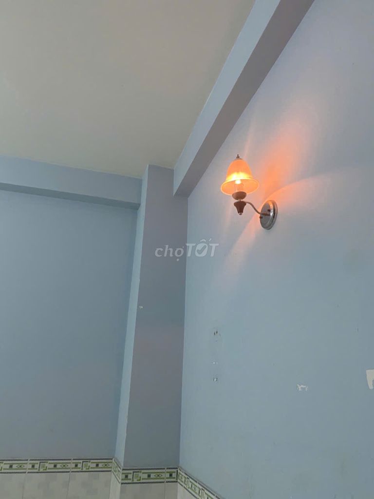 PHÒNG Ở CÓ CỬA SỔ - CHO NẤU ĂN - WIFI MIỄM PHÍ