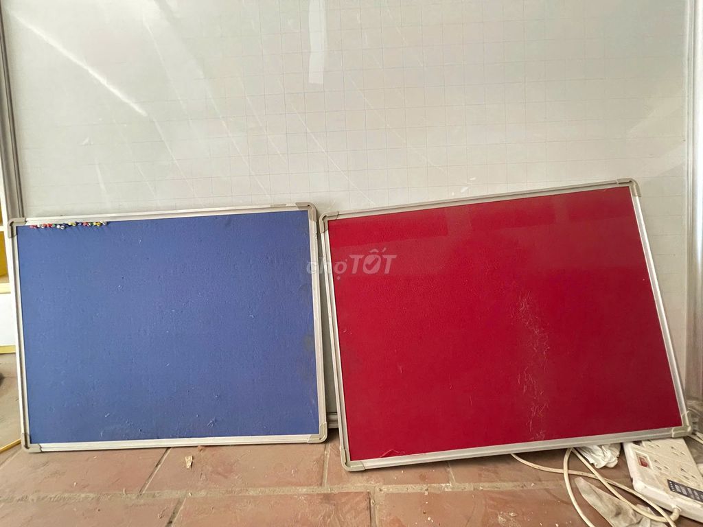 Bảng ghim Đỏ Xanh dương 79x60.5 cm. Mua bán Đồ dùng văn phòng tại Quận Nam Từ Liêm Hà Nội được đăng bởi Phạm Nguyễn Thành Chung hình 1