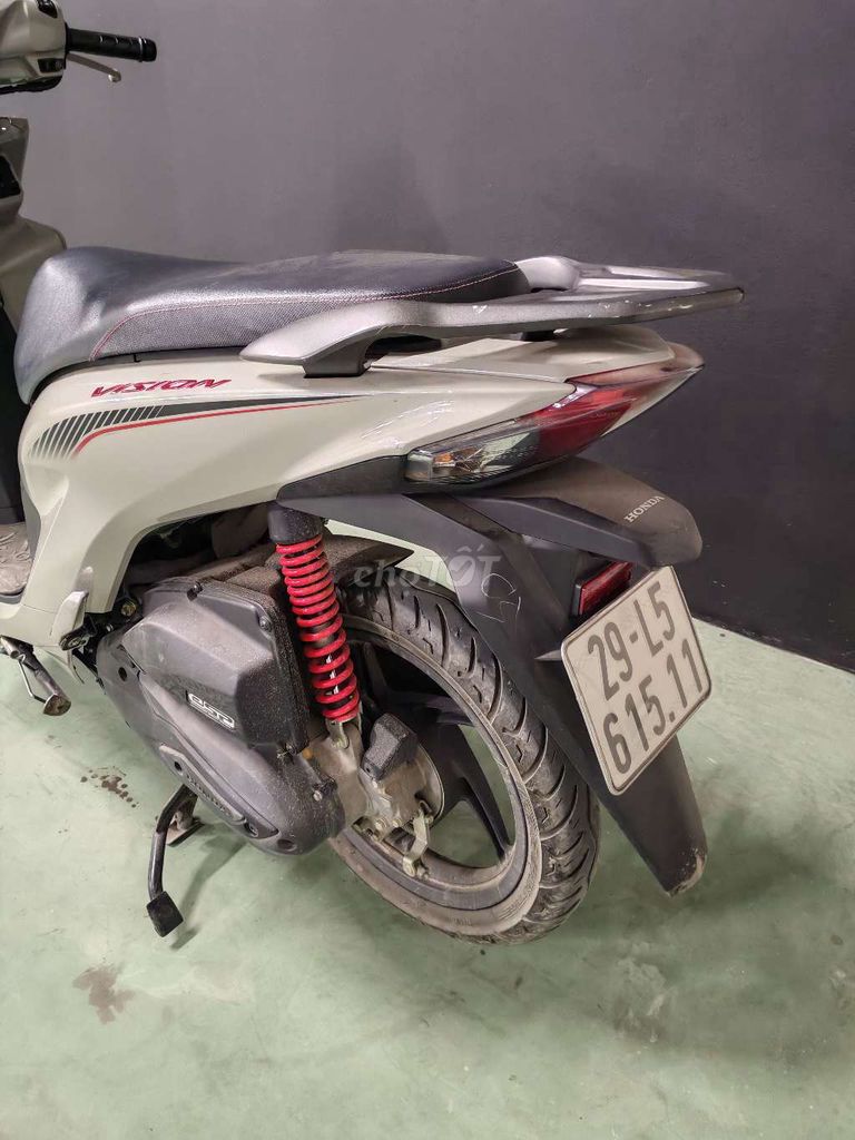 Honda Vision 2023 Xám xi măng 25178 km. Mua bán Xe máy tại Quận Cầu Giấy Hà Nội được đăng bởi phạm hưng hình 4