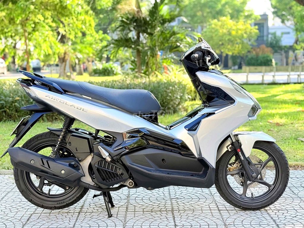 Honda Air Blade 150 ABS, серебристый, Вьетнам